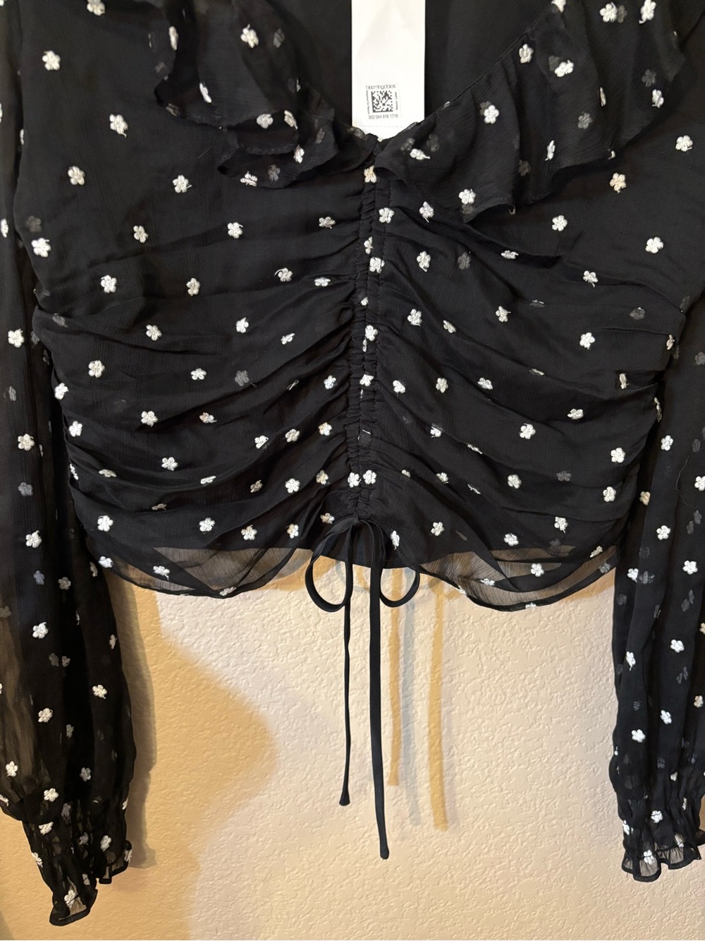 NWT Wayf Blouse XS Black White Floral Ruched Sheer Long-Sleeve Ruffle Crop Top - Picture 5 of 16